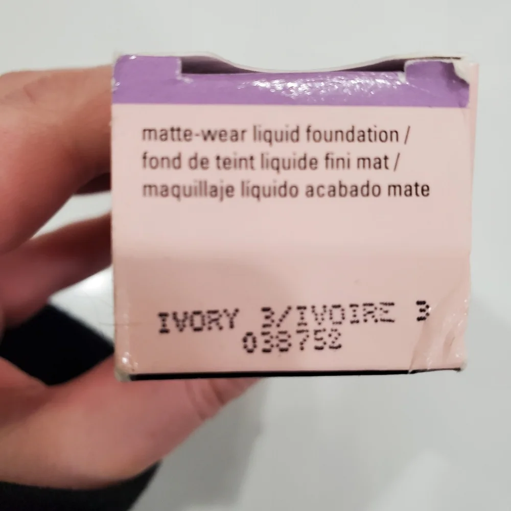 Mary Kay Timewise Foundation Ivory 3 combination- oily formula nib